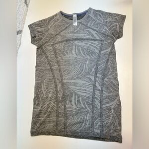 Ivivva Girls 14 T-Shirt Grey Palm Leaf Print Lululemon Swiftly Tech Short Sleeve